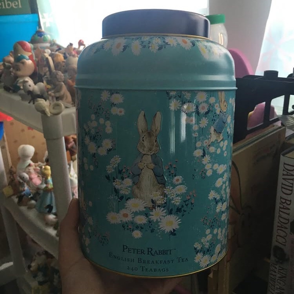 2021 The World of P E T E R rabbit tin